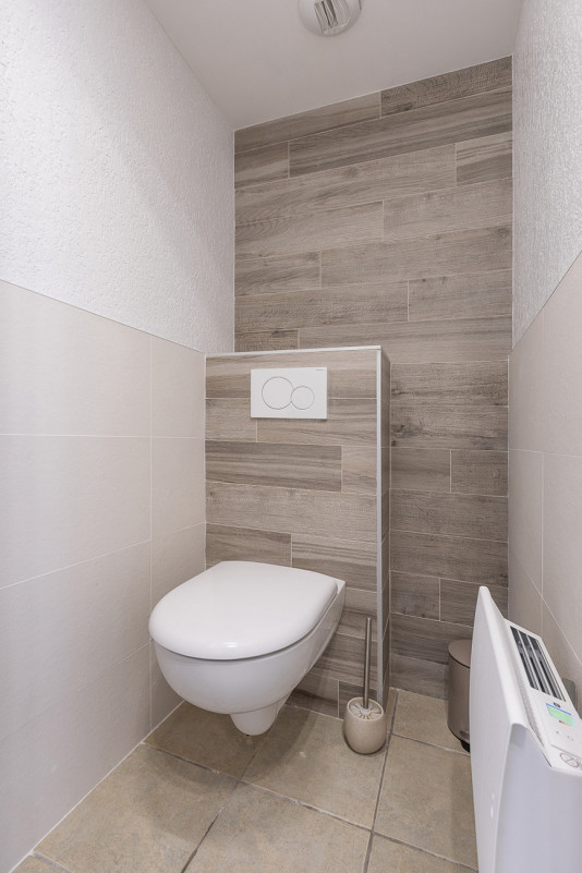 _lv_images__lot_0002800123_10_10176402