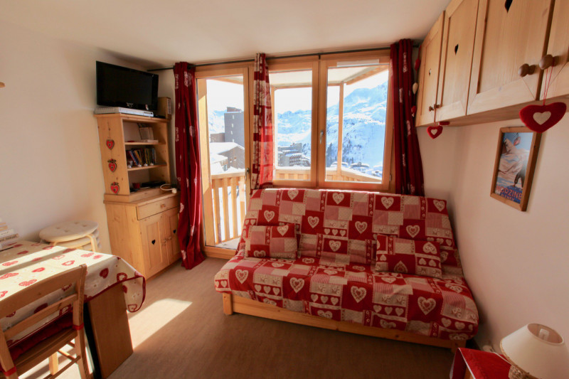 _lv_images__lot_0002800135_04_9356902