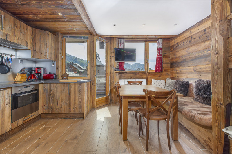 _lv_images__lot_0002800138_01_9436922