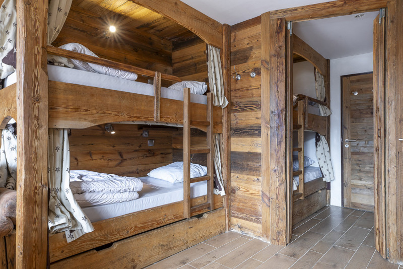 _lv_images__lot_0002800138_05_9759075