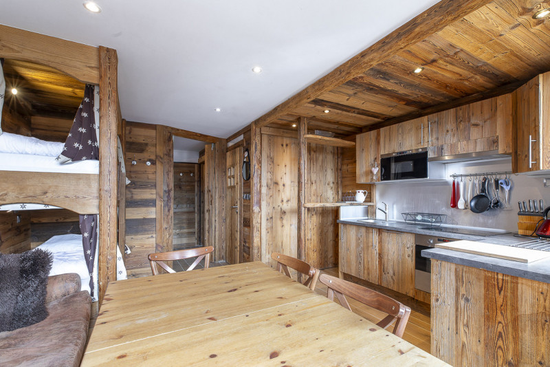 _lv_images__lot_0002800138_07_10392901