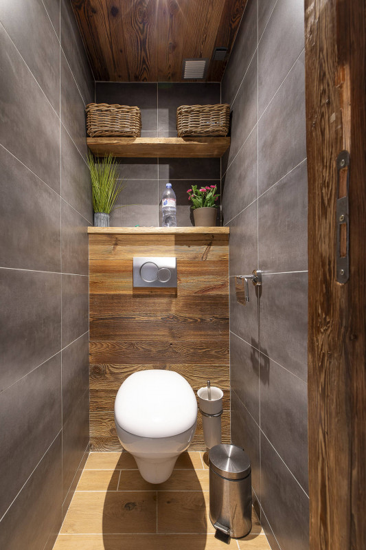 _lv_images__lot_0002800138_11_9891786