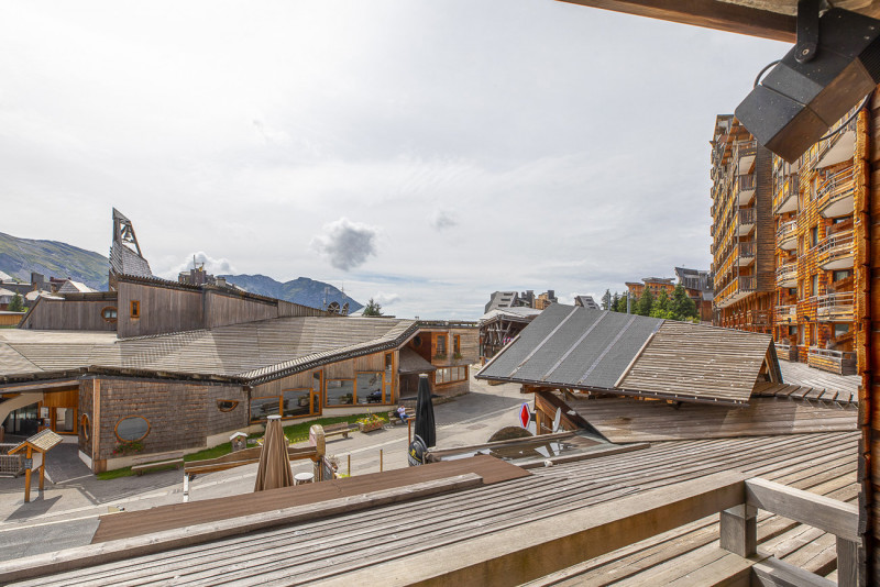 _lv_images__lot_0002800138_13_10181796