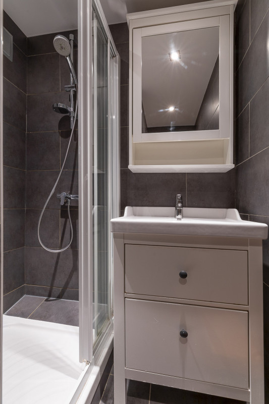 _lv_images__lot_0002800140_13_9984971