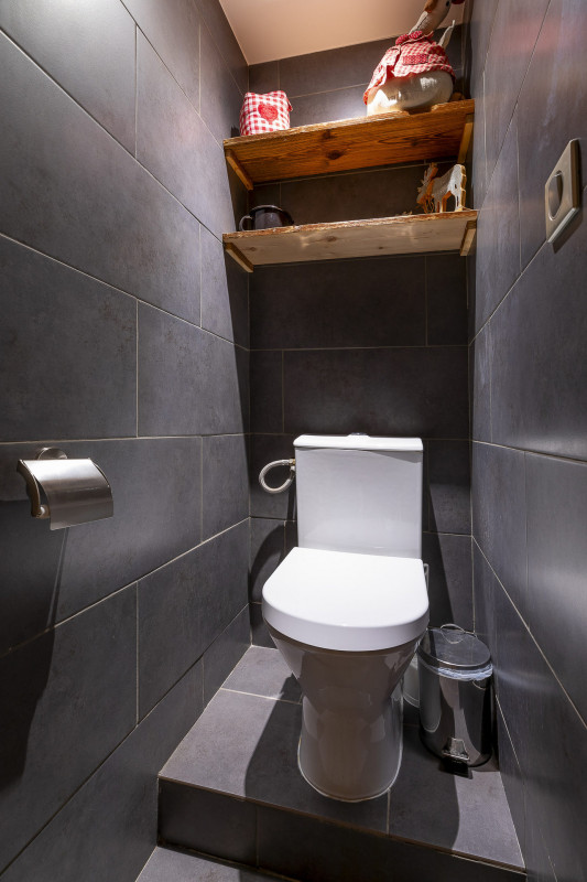 _lv_images__lot_0002800140_14_10217663