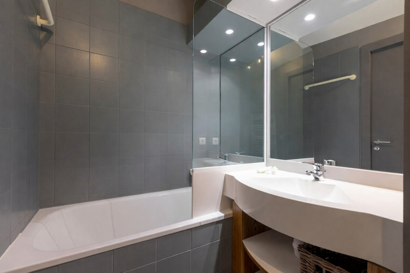 _lv_images__lot_0002800142_11_10210130