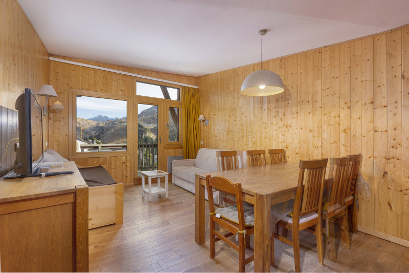 _lv_images__lot_0002800143_03_10148038