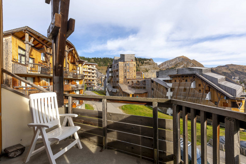 _lv_images__lot_0002800143_14_9653081