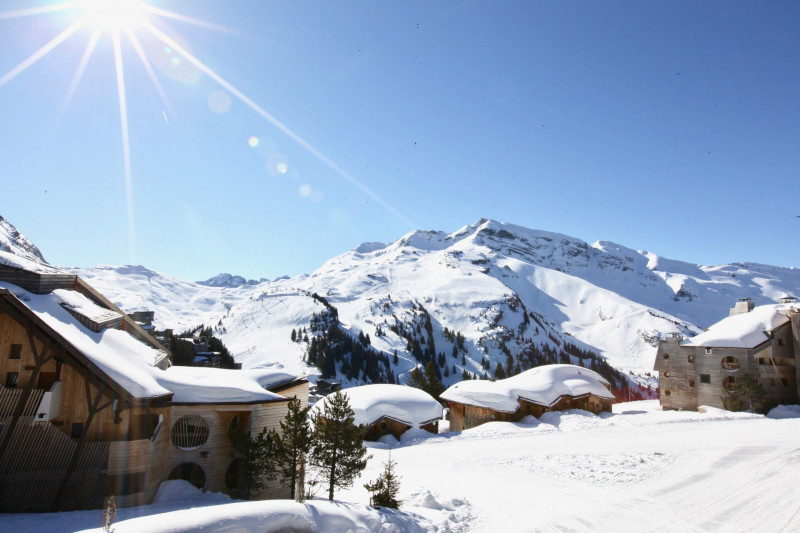 _lv_images__lot_0002800143_16_9394390