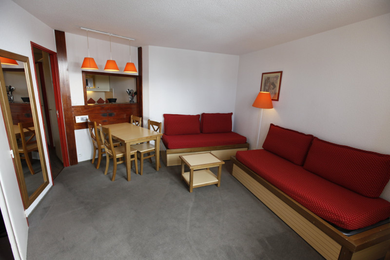 _lv_images__lot_0002800151_02_10348252