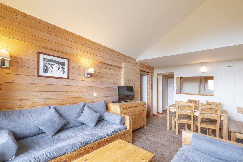 _lv_images__lot_0002800155_07_10202135