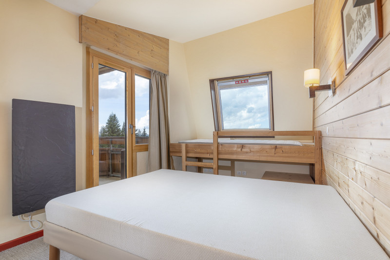 _lv_images__lot_0002800155_10_9725602