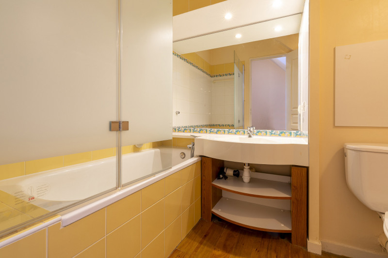 _lv_images__lot_0002800156_12_10113845