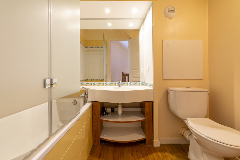 _lv_images__lot_0002800156_13_10369800