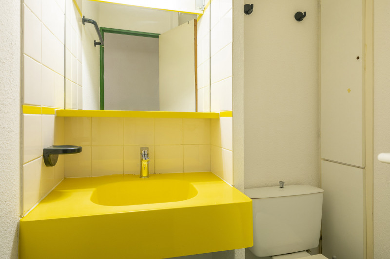 _lv_images__lot_0002800157_12_9527904