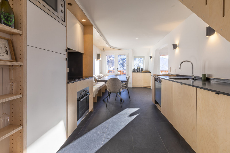 _lv_images__lot_0002800163_04_10031419