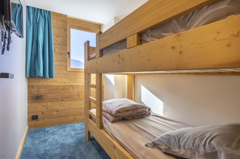 _lv_images__lot_0002800170_06_10126742 _lv_images__lot_0002800170_06_10126742