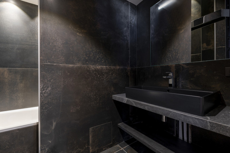 _lv_images__lot_0002800170_08_9393771