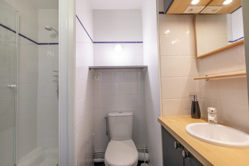 _lv_images__lot_0002800192_12_9561253