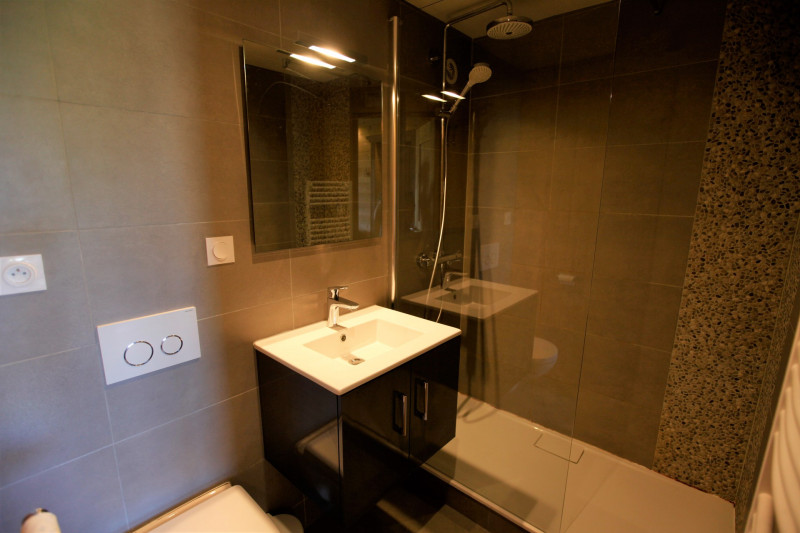 _lv_images__lot_0002800195_04_9918042 _lv_images__lot_0002800195_04_9918042