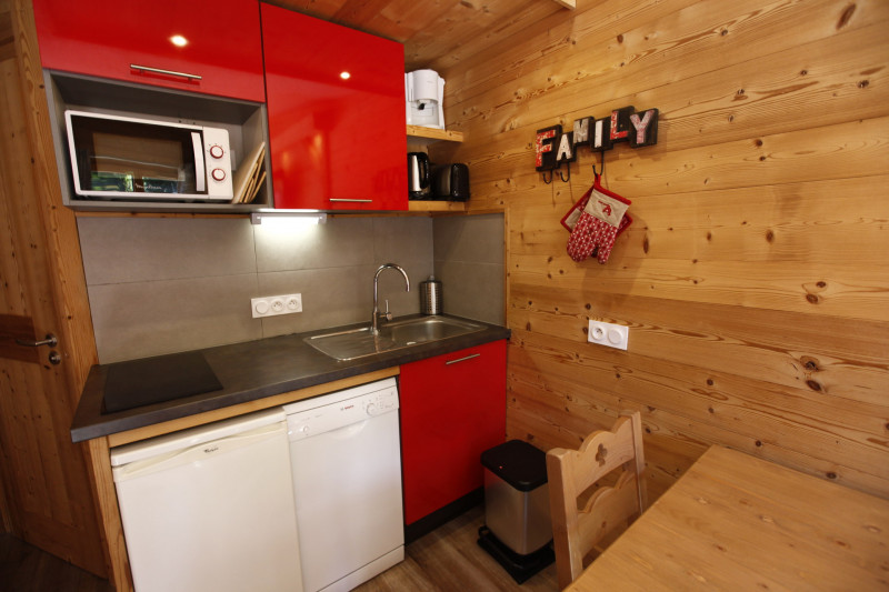 _lv_images__lot_0002800198_03_10274879