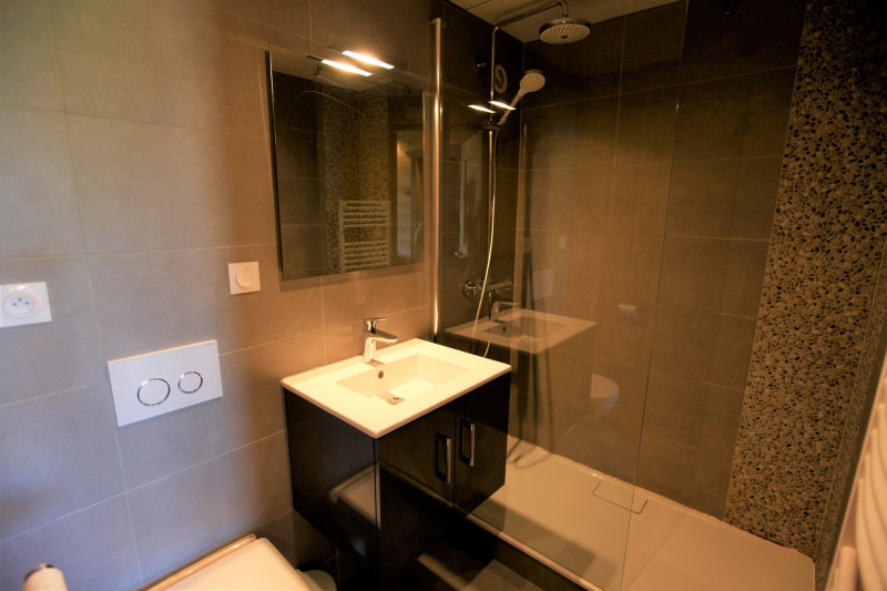 _lv_images__lot_0002800198_04_10237837 _lv_images__lot_0002800198_04_10237837