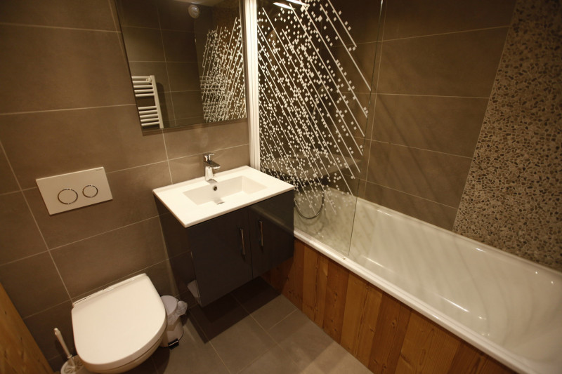 _lv_images__lot_0002800198_07_10369170