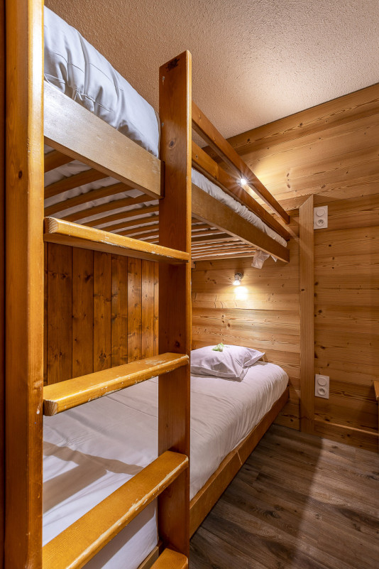 _lv_images__lot_0002800199_10_9606310 _lv_images__lot_0002800199_10_9606310