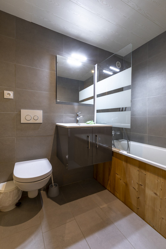 _lv_images__lot_0002800199_12_9468977