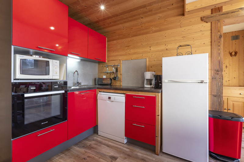 _lv_images__lot_0002800200_05_9387206