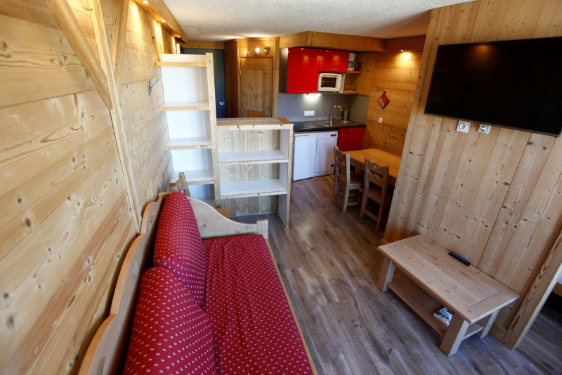_lv_images__lot_0002800201_02_10514843