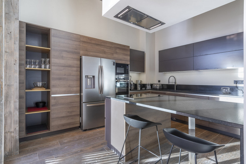 _lv_images__lot_0002800203_05_10221880