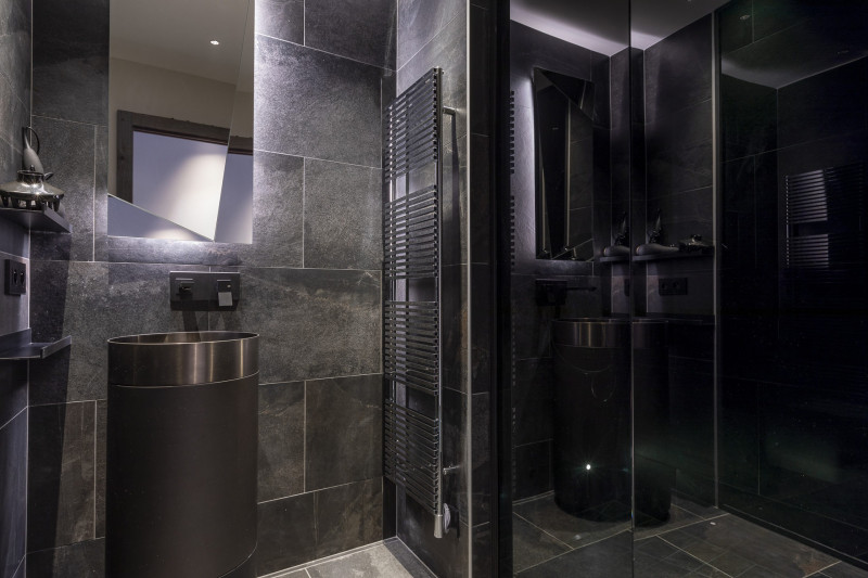 _lv_images__lot_0002800203_10_10330747