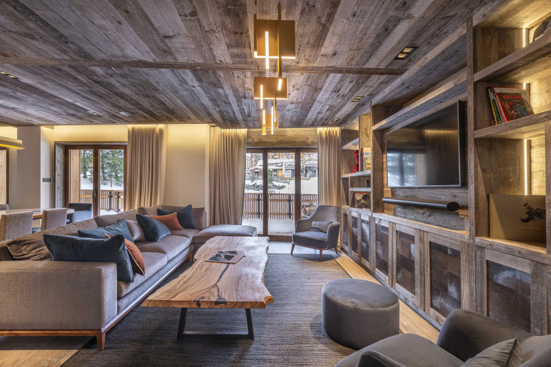 _lv_images__lot_0002800206_02_10003522