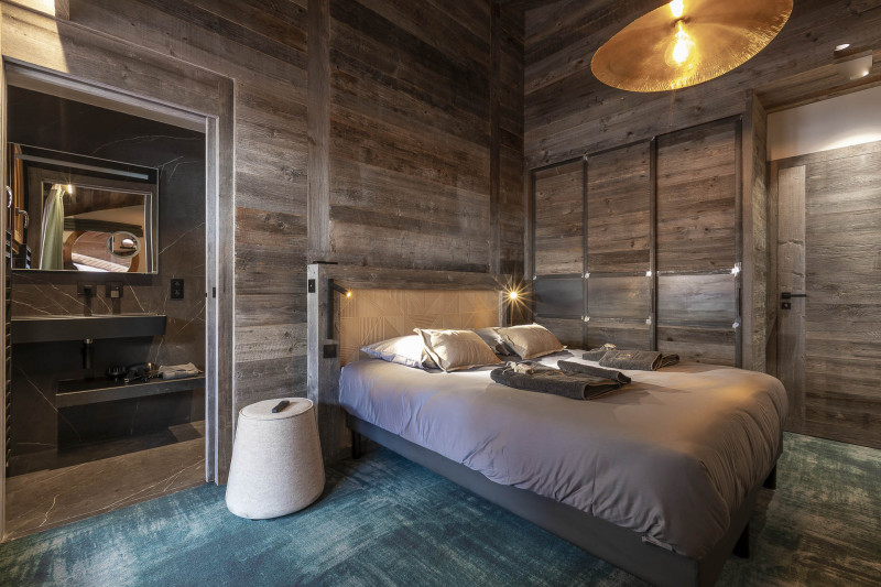 _lv_images__lot_0002800207_05_10125989