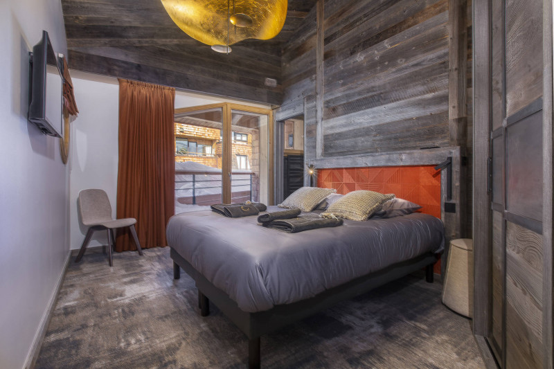 _lv_images__lot_0002800207_06_11153164
