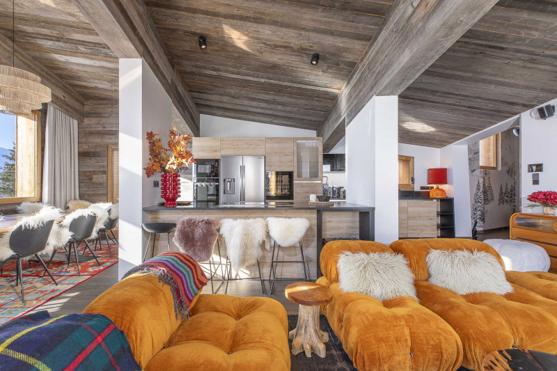 _lv_images__lot_0002800208_03_9711098