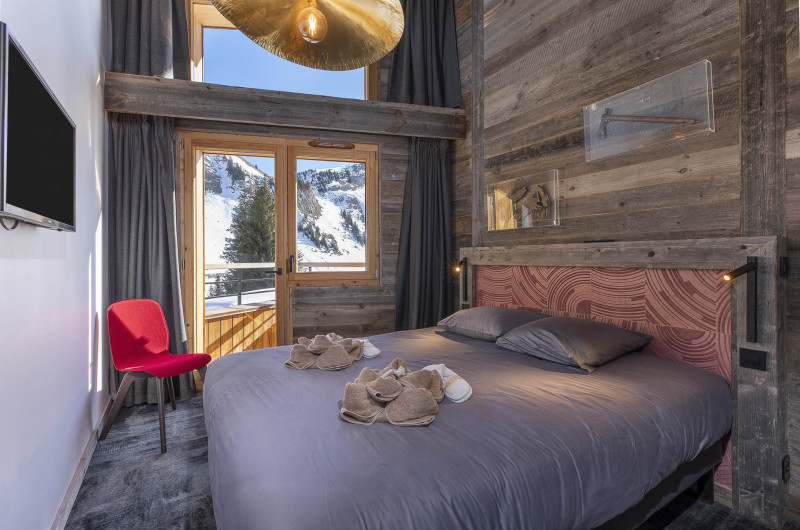 _lv_images__lot_0002800208_12_10345840