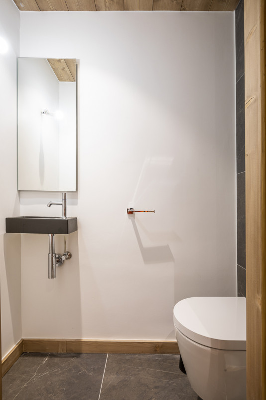 _lv_images__lot_0002800237_13_10406544