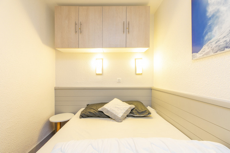 _lv_images__lot_0002800241_05_9470953 _lv_images__lot_0002800241_05_9470953