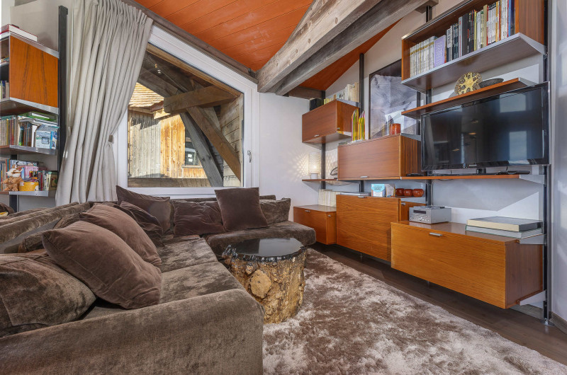 _lv_images__lot_0002800264_02_9566920