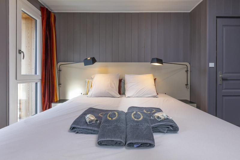 _lv_images__lot_0002800264_07_9573533