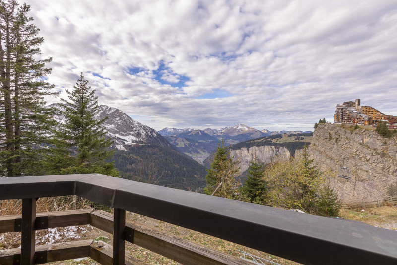 _lv_images__lot_0002800264_14_9718666