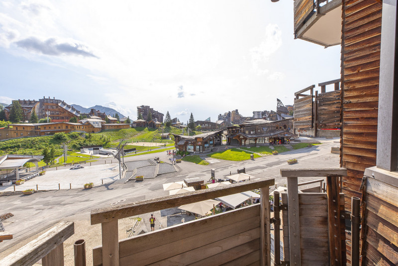 _lv_images__lot_0002800270_14_8134811