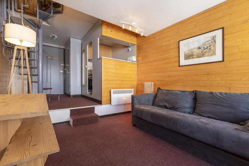 _lv_images__lot_0002800271_06_10251700