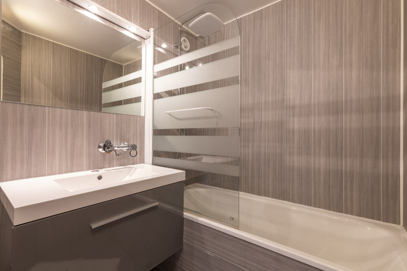 _lv_images__lot_0002800271_08_10072815