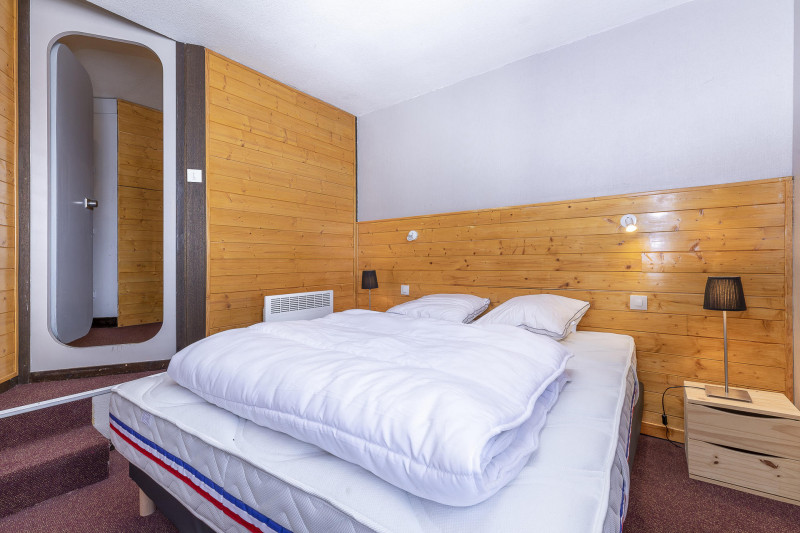 _lv_images__lot_0002800271_11_9791129