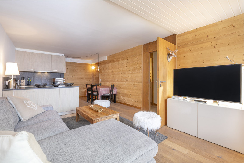 _lv_images__lot_0002800272_07_9181582