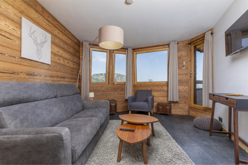 _lv_images__lot_0002800278_02_10319033