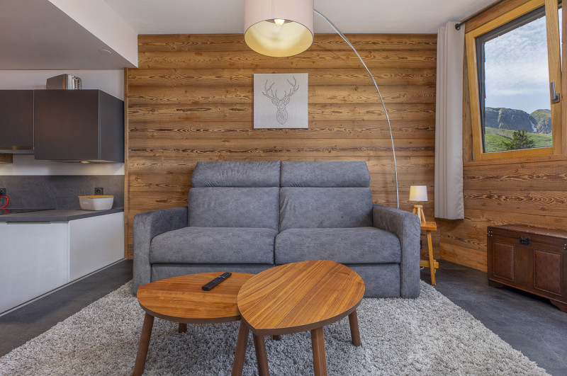 _lv_images__lot_0002800278_06_10033593